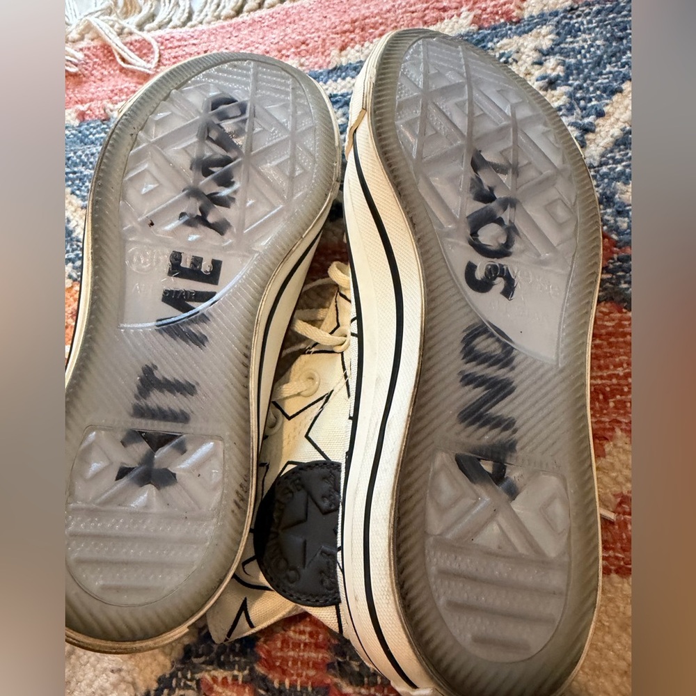 Billie Eilish Hit me Hard and Soft Exclusive Converse, like New! Women’s 7 - Picture 3 of 4